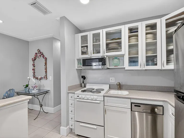 5505 N Ocean Blvd #13-204 — Photo 12
