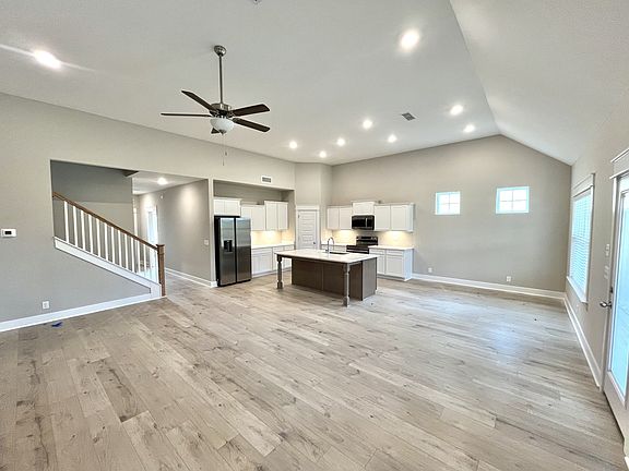 5th image of 613 Spring Hill Dr Lot 22