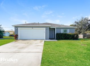 271 SW Ridgecrest Dr, Port Saint Lucie, FL 34953