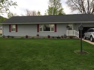 2544 River Rd, Decorah, IA 52101