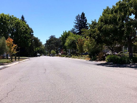 4th image of 12165 Brookglen Dr