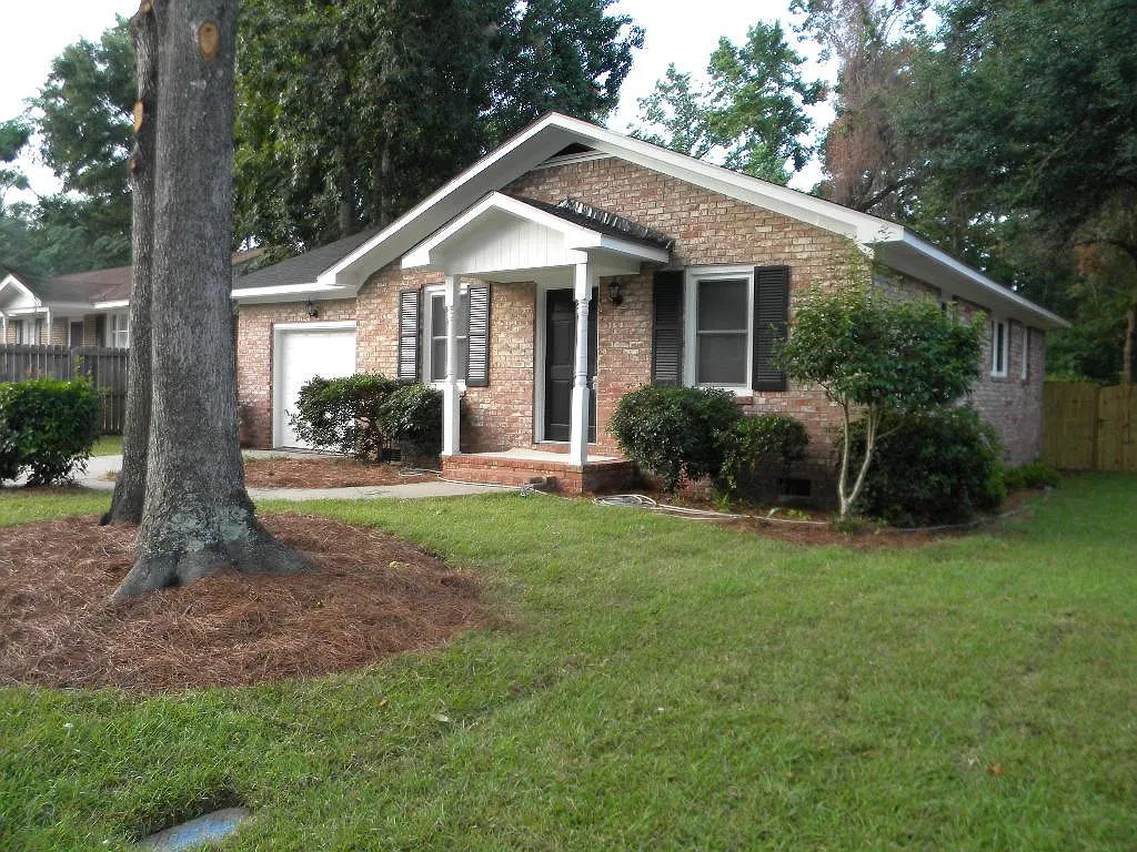 3 bed, 1.5 bath, 1040 sqft, $2,950 — Photo 4