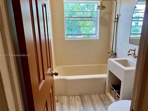 3rd image of 5901 N Ocean Dr #3