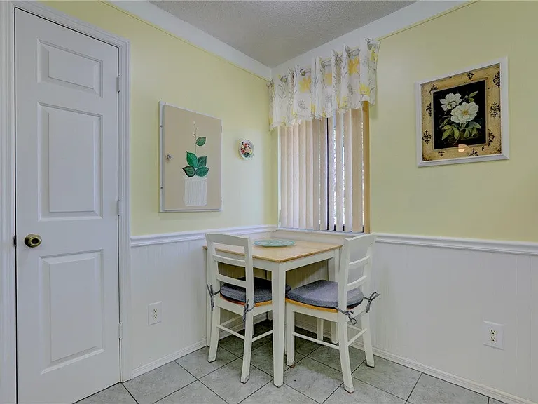 9635 Riverside Dr #4 — Photo 22