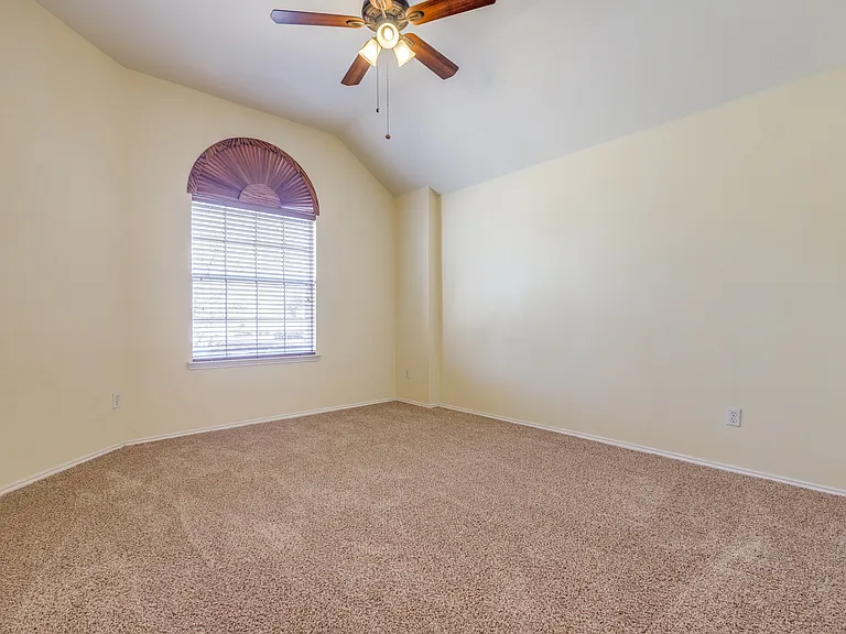 5857 Chatham Ln — Photo 17
