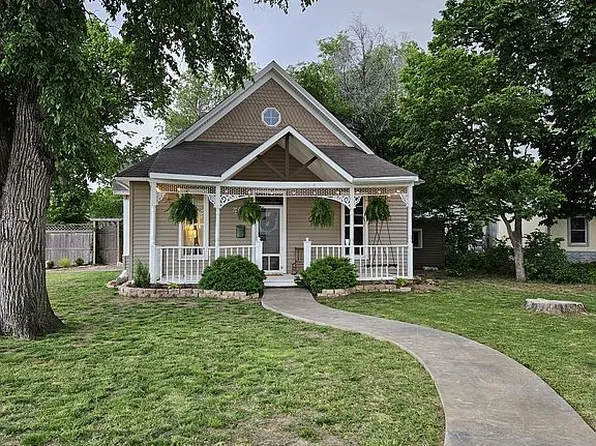 401 N Western St, Lakin, KS 67860