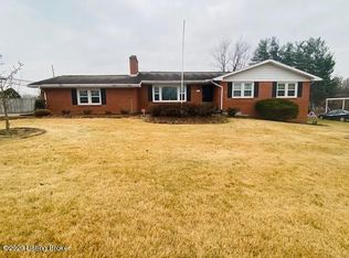 111 N Deepwood Dr, Radcliff, KY 40160