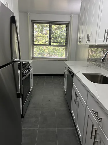 192-16D 71st Cres #C Photo 1