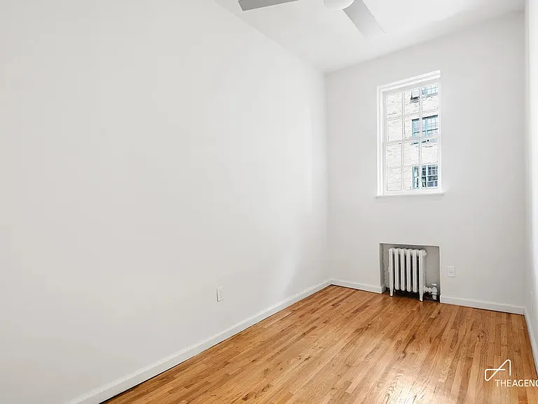 61 W 85th St #1B — Photo 4