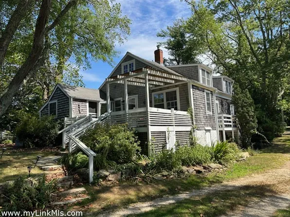 651 State Rd, West Tisbury, MA 02575