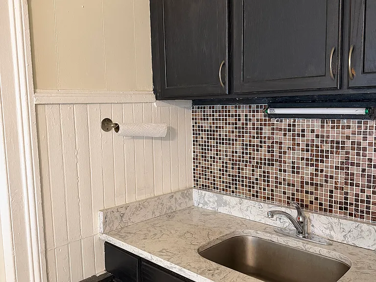 961 Hancock Ave — Photo 6