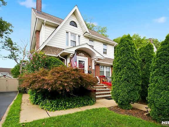4th image of 351 Griggs Ave