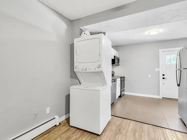 825 12th St #5 — Photo 7