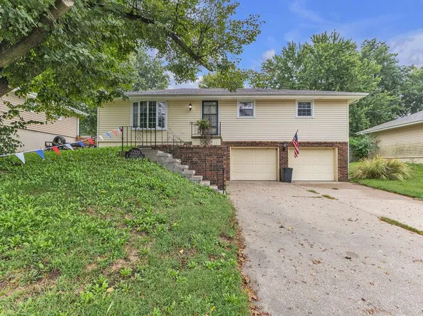2209 N Leonard Rd, Saint Joseph, MO 64506