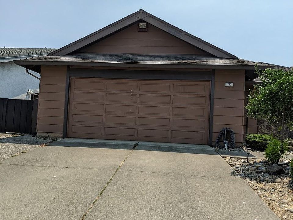 1st image of 715 Begonia Dr