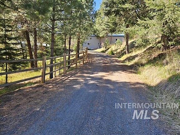 2nd image of 1140 Lyon Rd