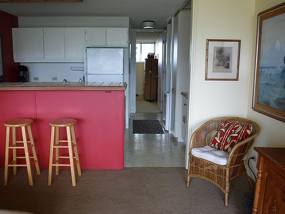 3rd image of 2611 Ala Wai Blvd