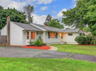 105 Rivercrest Dr, Piscataway, NJ 08854