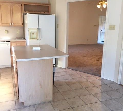 5th image of 3230 Maplewood Dr
