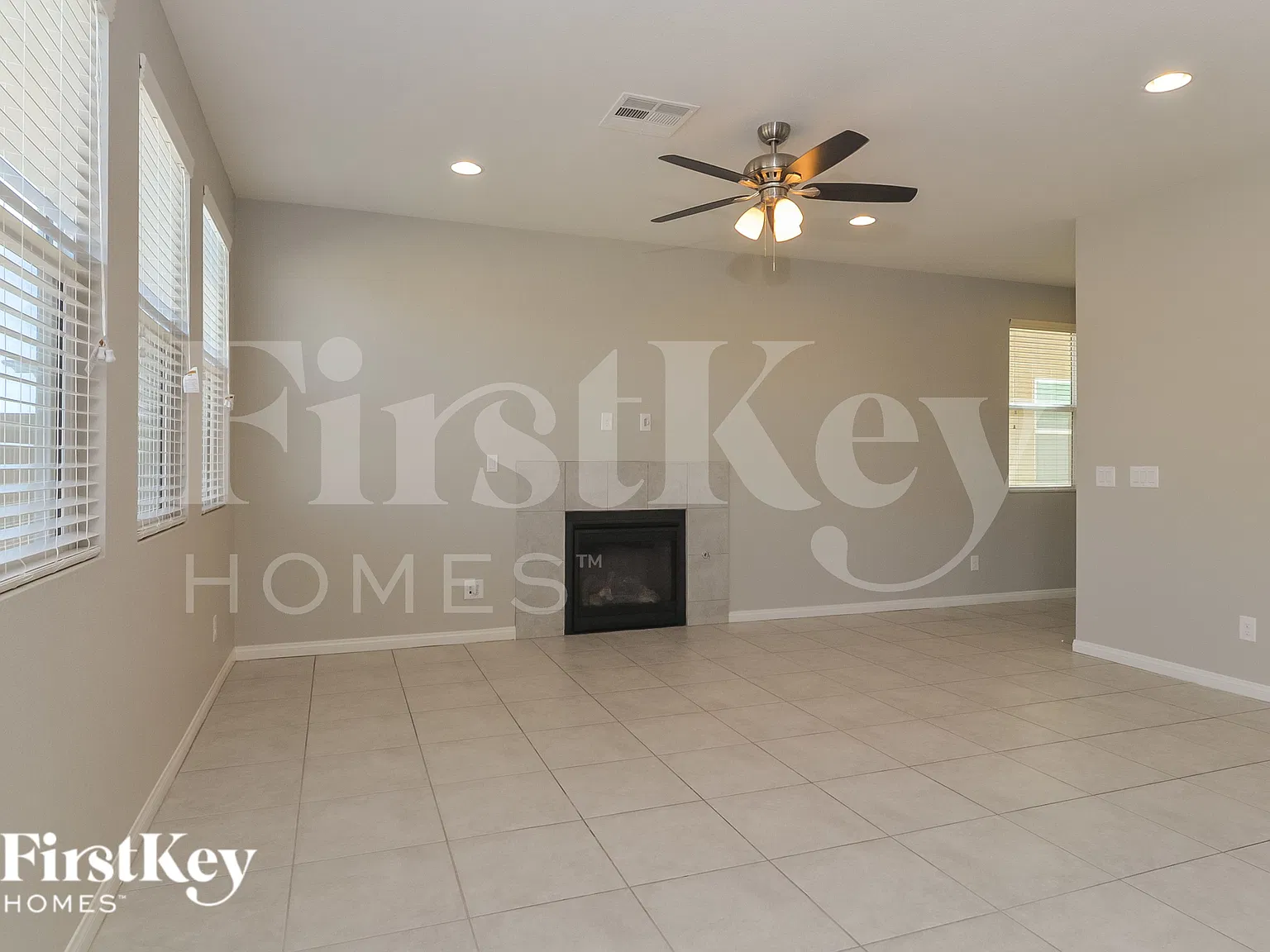 3 bed, 2.5 bath, 2272 sqft, $2,570 — Photo 4