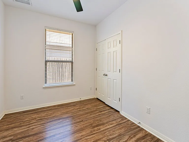 4601 Best Way — Photo 7