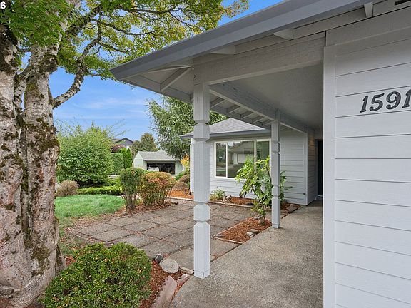 4th image of 15910 SW Oak Meadow Ln