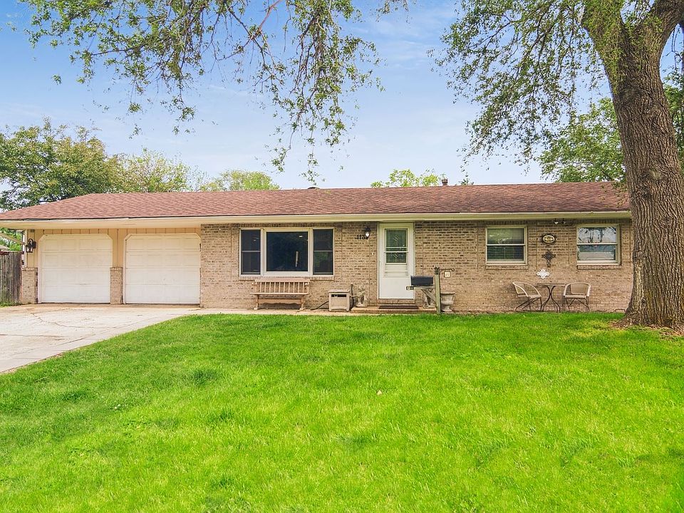 1st image of 1131 S Braintree Dr