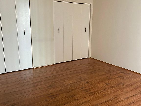 3rd image of 328 N Kenwood St #4