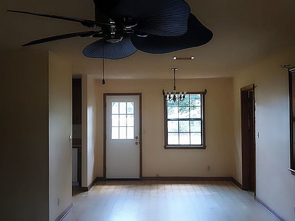 2nd image of 604 E Lawson St