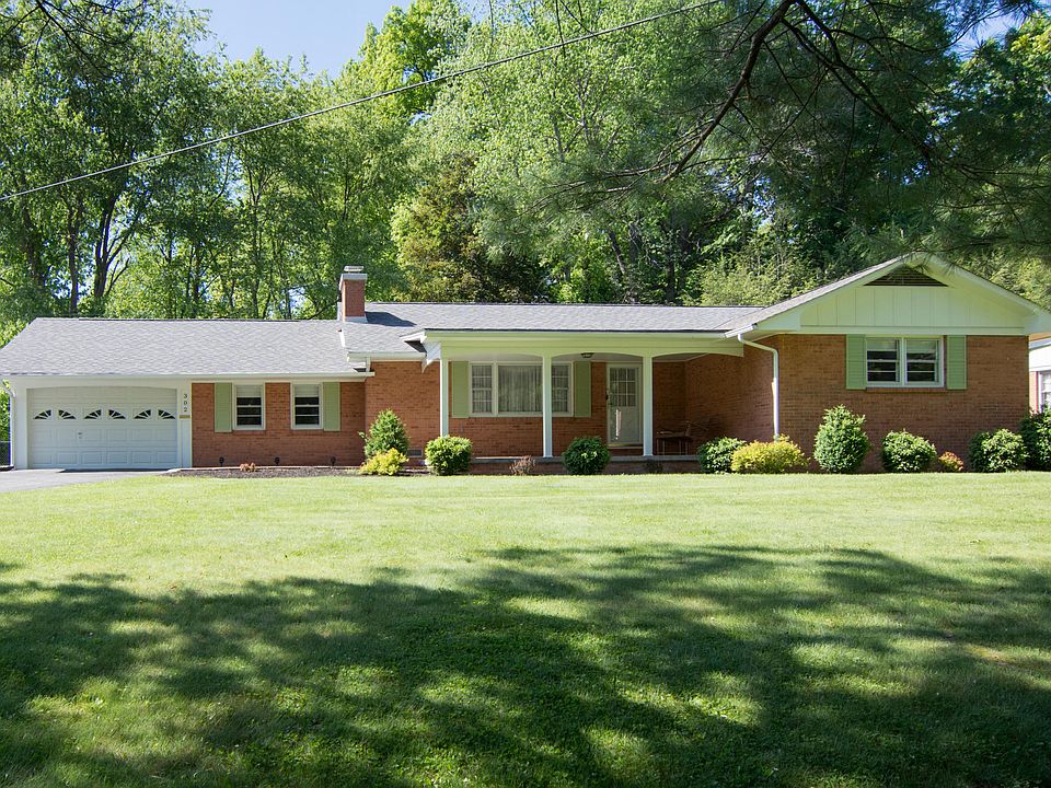 1st image of 302 Echols Ln