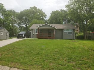 405 Hamilton Ln, Belton, MO 64012