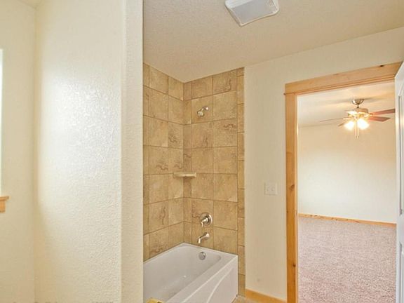 5th image of 1216 Linnea Ln