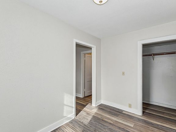 3rd image of 724 S Poplar St