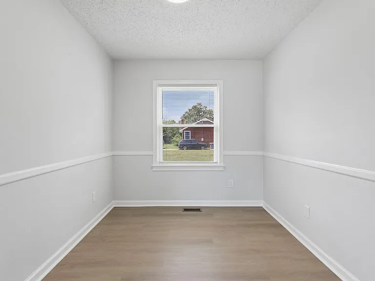 1815 Canterbury Rd — Photo 7