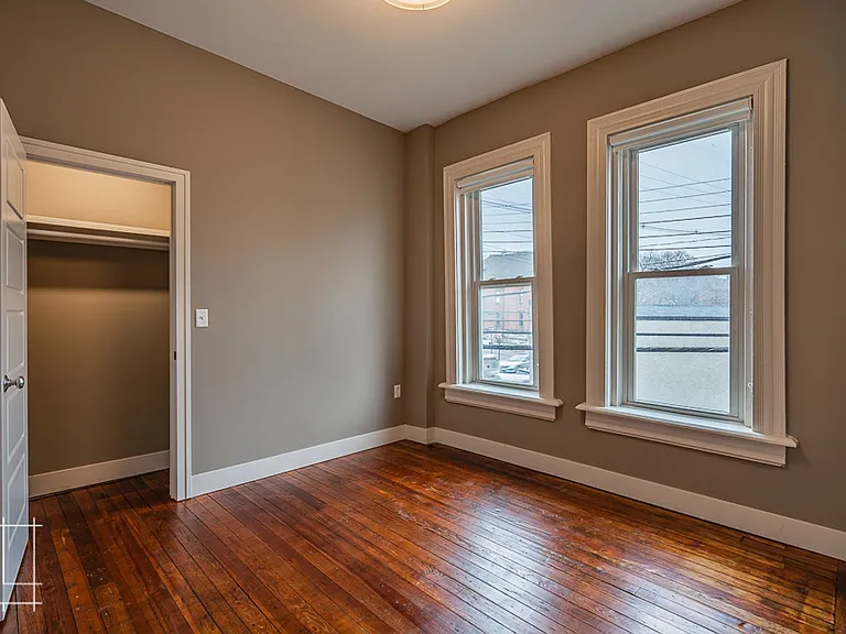245 King Ave — Photo 13
