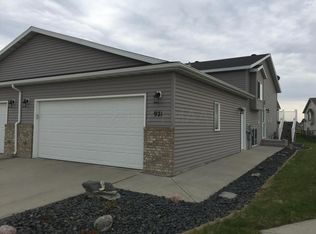 921 36th Ave S, Moorhead, MN 56560