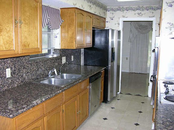 4th image of 7510 Brush Wood Dr