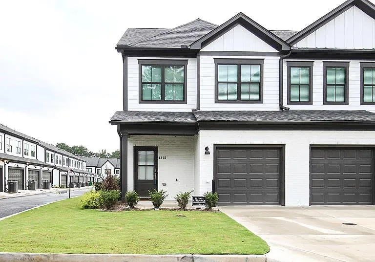 1345 Parc Bench Rd — Photo 1