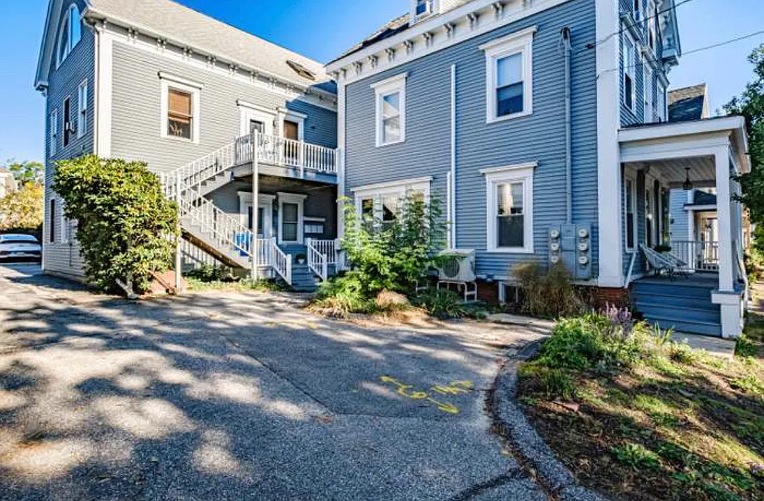 2 bed, 850 sqft, $2,550 — Photo 1