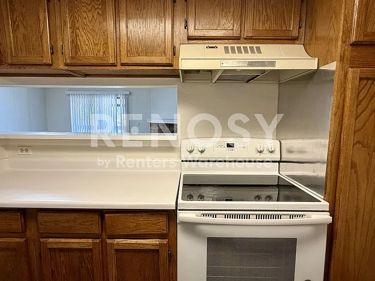 18003 E Ohio Ave #201 — Photo 2
