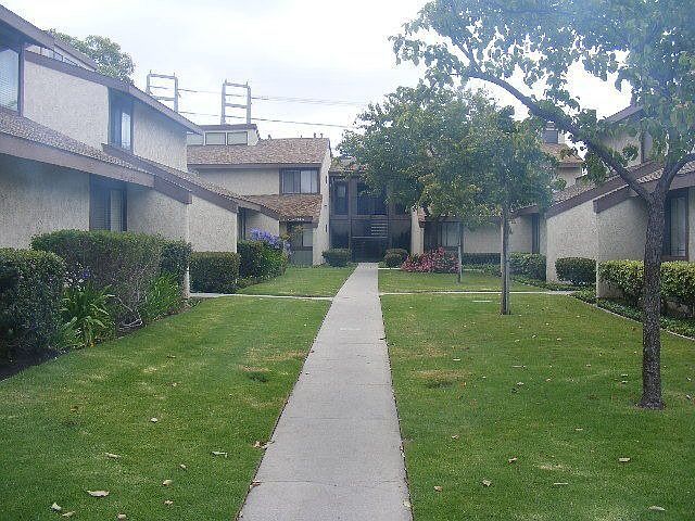 2nd image of 5142 Longfellow Way
