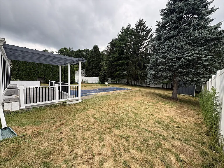112 Annetta St — Photo 3