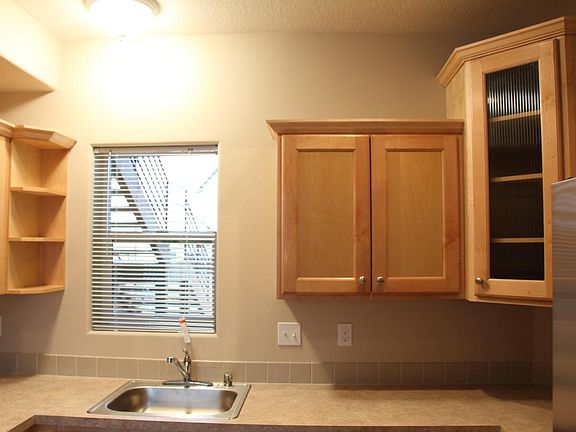 3rd image of 5264 NE 121st Ave APT 42