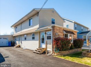 910 4th Ave, Croydon, PA 19021