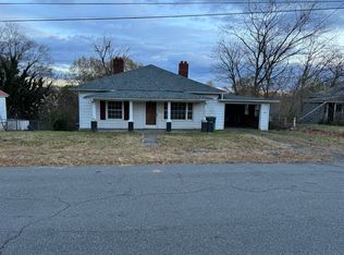 982 Burton St, Eden, NC 27288