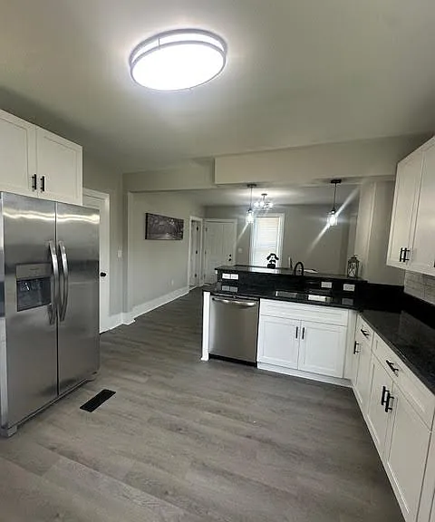 813 Sycamore Ave — Photo 7