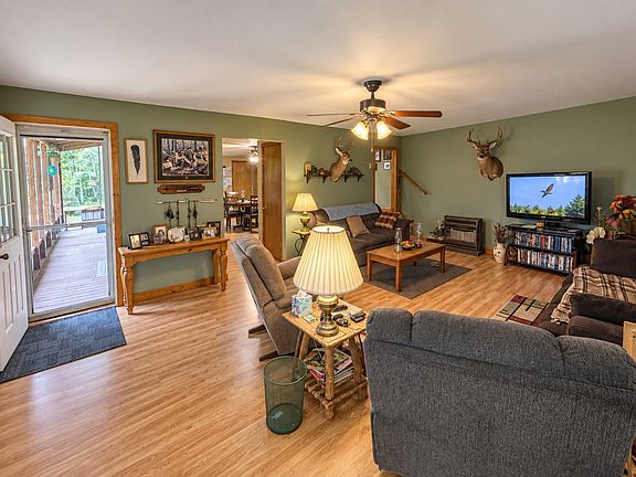 3rd image of 2060 Deer Creek Rd
