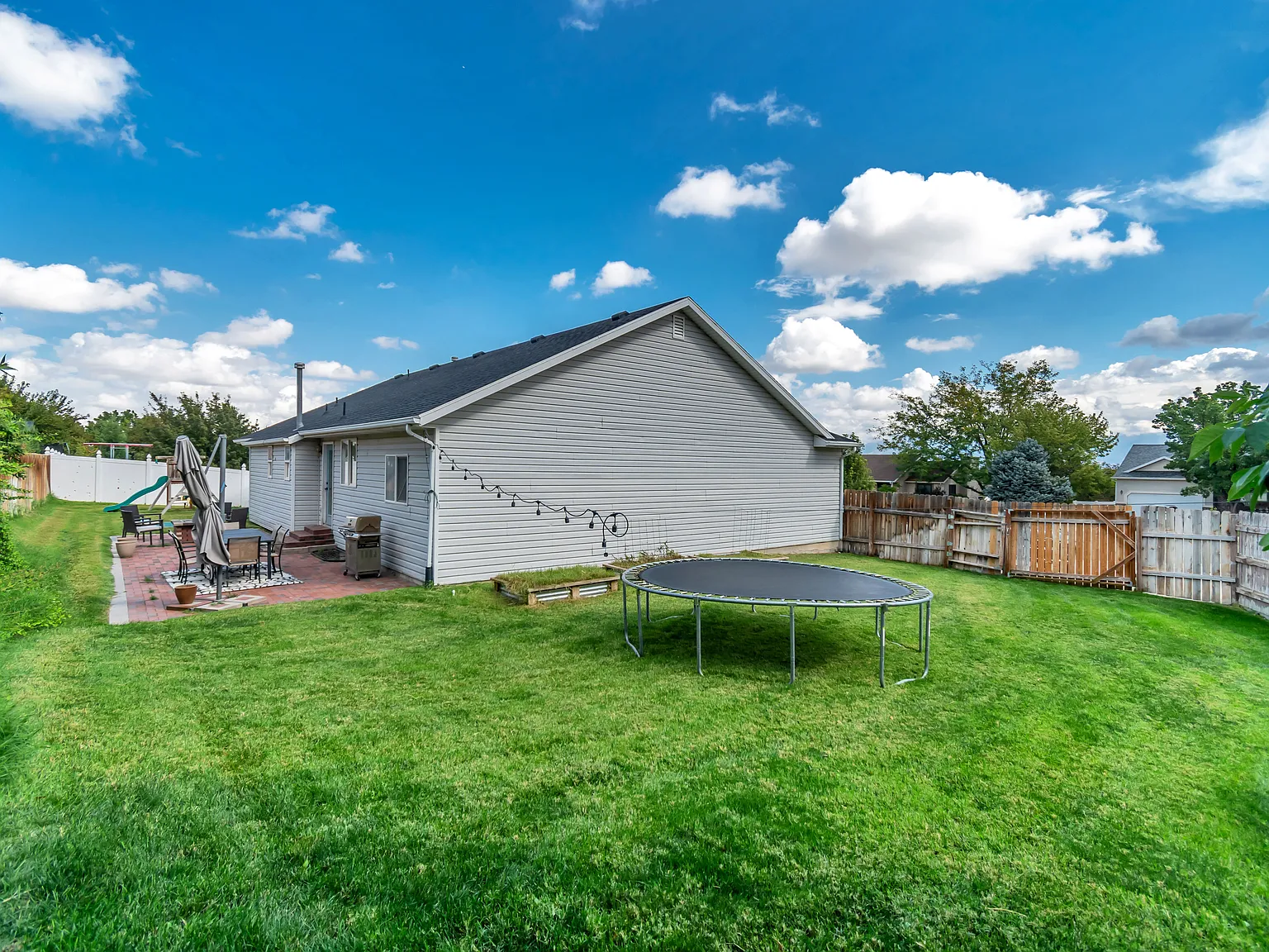 6 bed, 4.5 bath, 3032 sqft, $3,600 — Photo 3