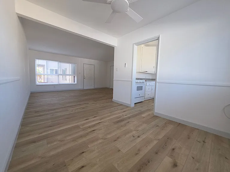 4028 Perlita Ave — Photo 12