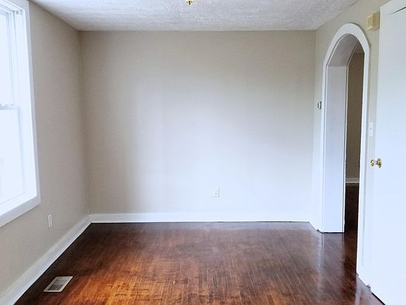 5th image of 90 E 8th Ave APT 7